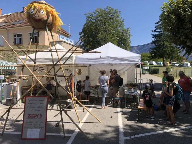 « Zépou l&rsquo;épouvantail géant » à l&rsquo;Albenc pour le Festival de l&rsquo;avenir au naturel